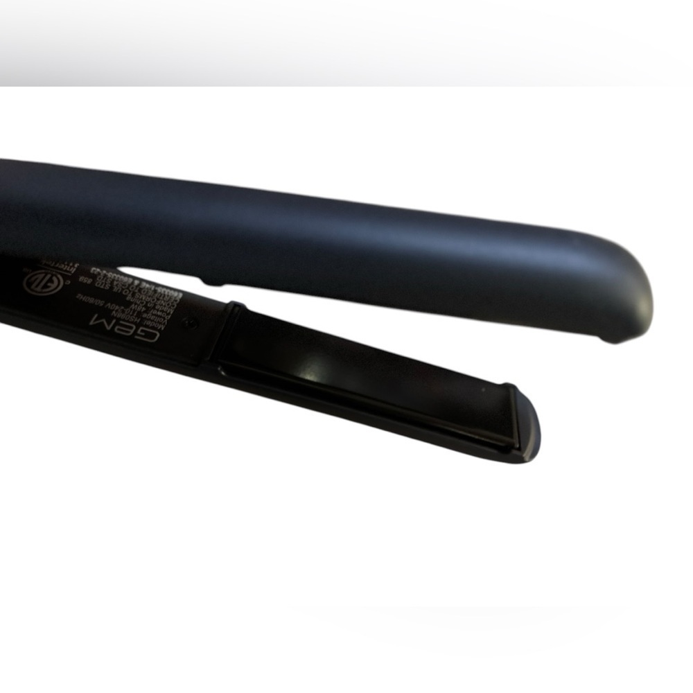 GEM Like New Hair Straightener used once